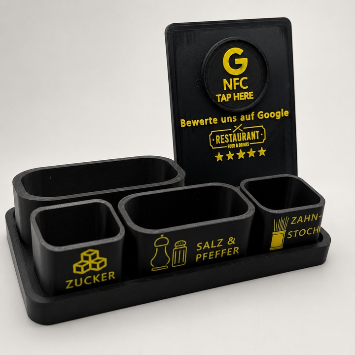 Detailansicht des schwarzen Gewürzhalters mit NFC-Schild für Google-Bewertungen