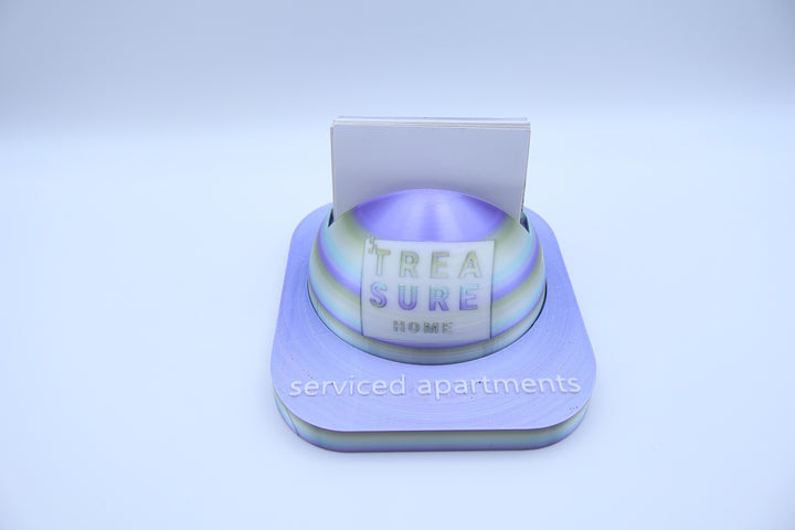 3D-gedruckter Visitenkartenhalter mit Logo für Serviced Apartments, Hotels &amp; Rezeption