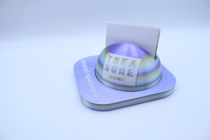 3D-gedruckter Visitenkartenhalter mit Logo für Serviced Apartments, Hotels &amp; Rezeption