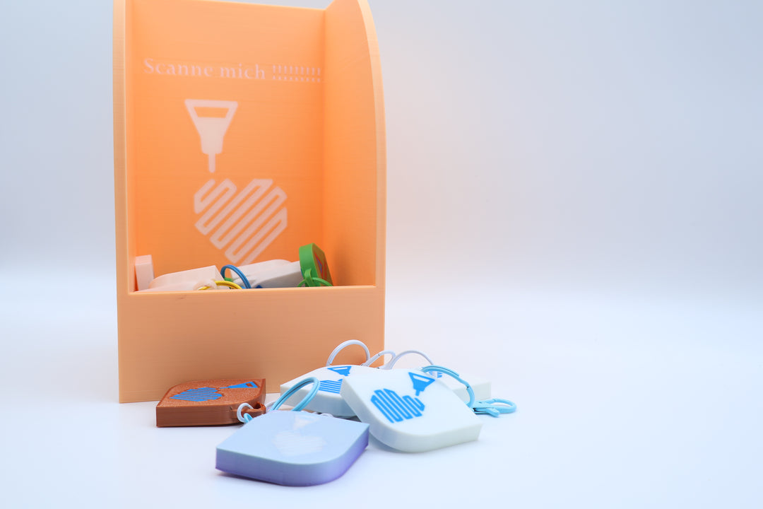 3D-gedruckter NFC Schlüsselanhänger Aufsteller + 25 Schlüsselanhängers  „Scanne mich“ – Individuelles Display für Kundenaktionen &amp; Google-Bewertungen