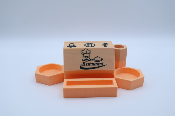 3D-gedruckter Restaurant Tisch-Organizer mit Logo – Individueller Aufsteller für Menü, QR-Code, Besteck &amp; Social Media