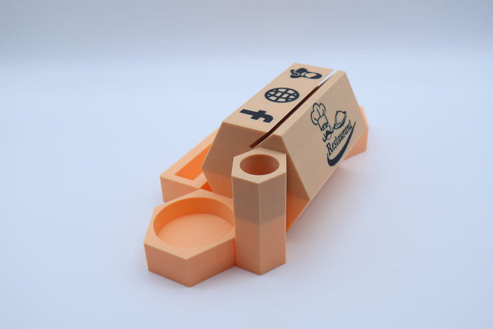 3D-gedruckter Restaurant Tisch-Organizer mit Logo – Individueller Aufsteller für Menü, QR-Code, Besteck &amp; Social Media